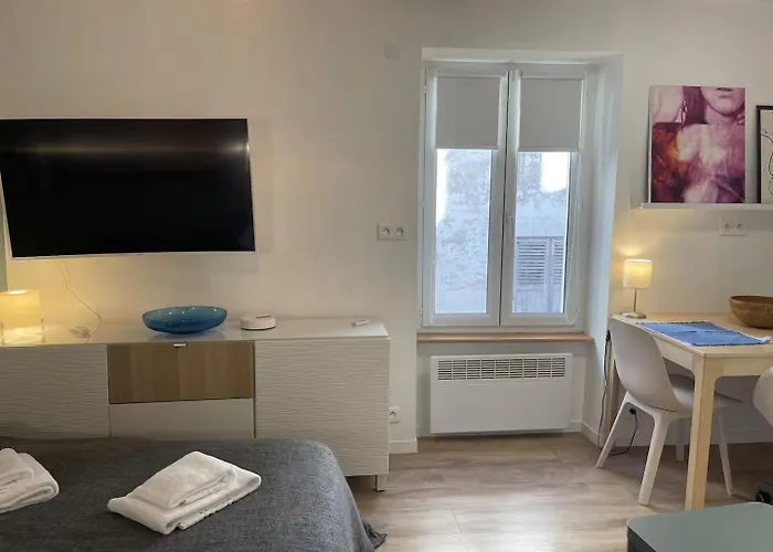 Nuit - By Prim0 C0nciergerie * 클레르몽페랑